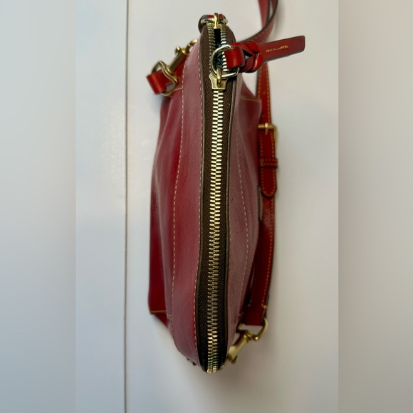 Dooney & Bourke Red Cameron Florentine Pebble Leather Crossbody Bag with Dustbag - Picture 5 of 9